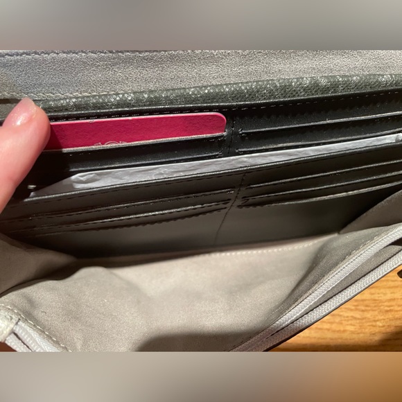 Vince Camuto Mosaic Fit Leather Crossbody Bag - Picture 6 of 14